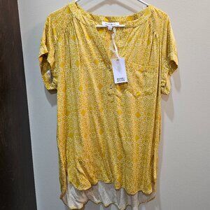 BNWT - Rose + Olive short sleeve top